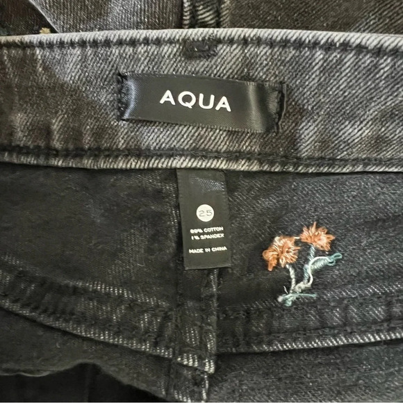 Aqua Flower Embroidered Shorts Size 25 Gray Denim Colorful Frayed Fringe Hem - Picture 7 of 7